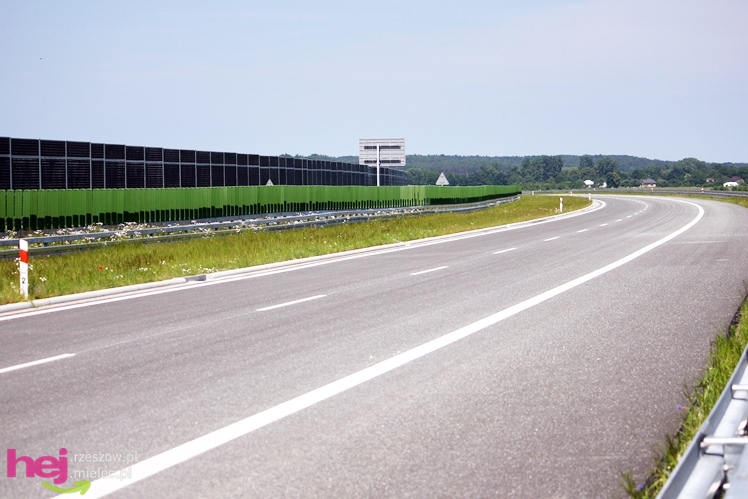 Niemal gotowy fragment autostrady A4 w okolicach Dębicy i Ropczyc