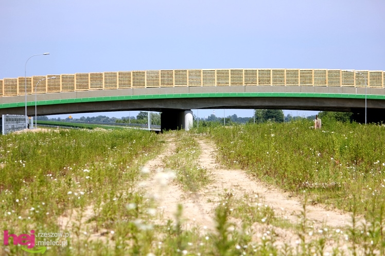 Niemal gotowy fragment autostrady A4 w okolicach Dębicy i Ropczyc