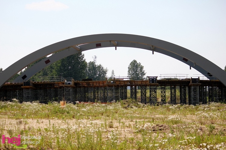 Niemal gotowy fragment autostrady A4 w okolicach Dębicy i Ropczyc