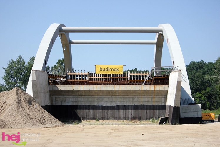 Niemal gotowy fragment autostrady A4 w okolicach Dębicy i Ropczyc