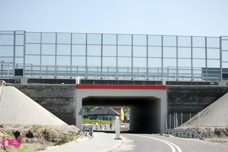 Niemal gotowy fragment autostrady A4 w okolicach Dębicy i Ropczyc