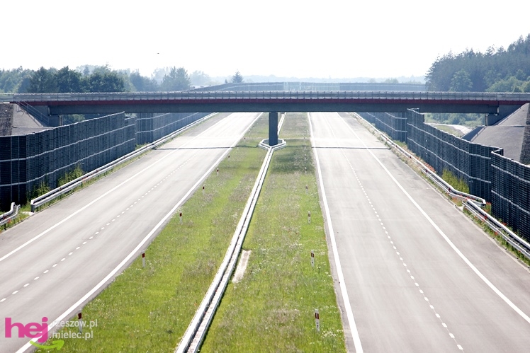 Niemal gotowy fragment autostrady A4 w okolicach Dębicy i Ropczyc