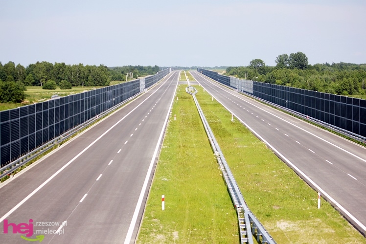 Niemal gotowy fragment autostrady A4 w okolicach Dębicy i Ropczyc