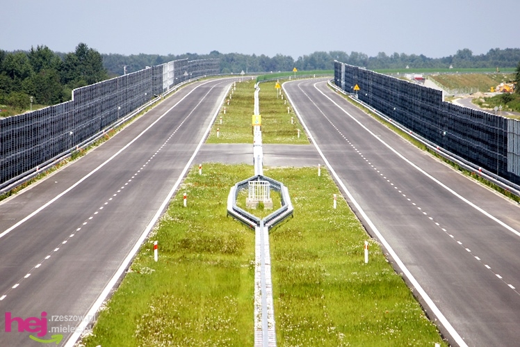 Niemal gotowy fragment autostrady A4 w okolicach Dębicy i Ropczyc