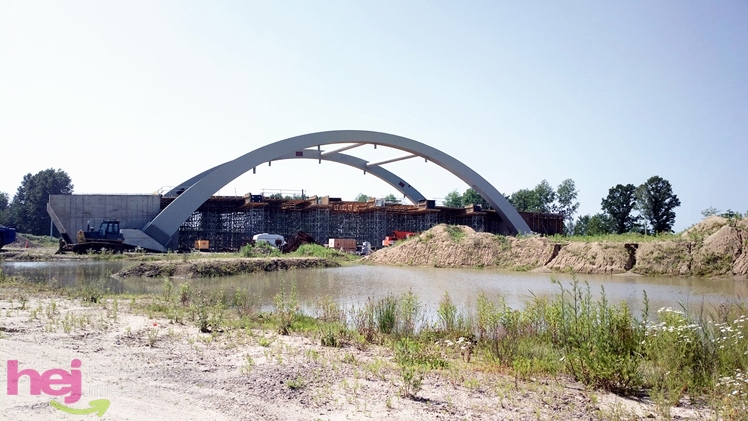 Niemal gotowy fragment autostrady A4 w okolicach Dębicy i Ropczyc