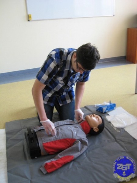 ZST najlepszy w Powiatowej Olimpiadzie Pierwszej Pomocy 2013