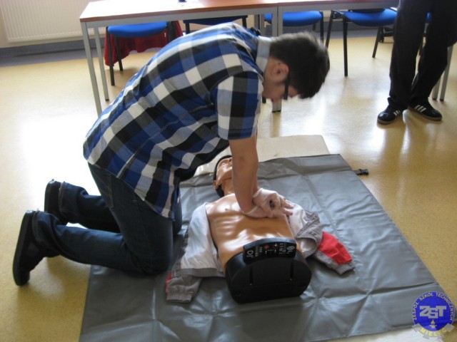 ZST najlepszy w Powiatowej Olimpiadzie Pierwszej Pomocy 2013