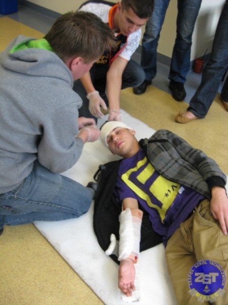 ZST najlepszy w Powiatowej Olimpiadzie Pierwszej Pomocy 2013