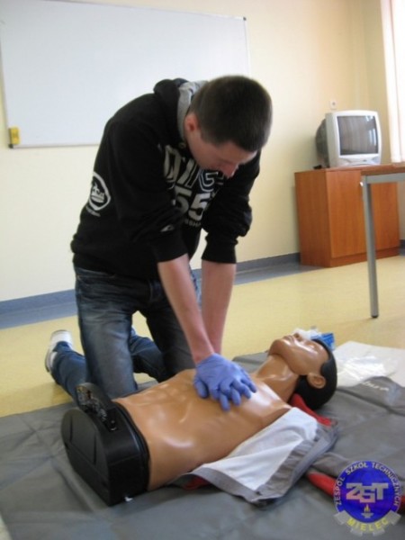 ZST najlepszy w Powiatowej Olimpiadzie Pierwszej Pomocy 2013