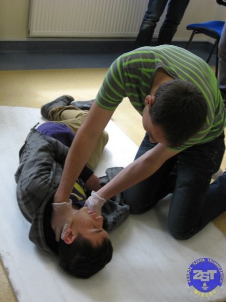 ZST najlepszy w Powiatowej Olimpiadzie Pierwszej Pomocy 2013