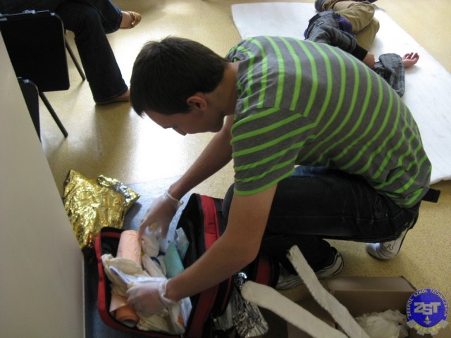 ZST najlepszy w Powiatowej Olimpiadzie Pierwszej Pomocy 2013