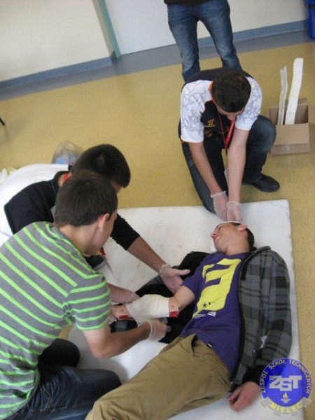 ZST najlepszy w Powiatowej Olimpiadzie Pierwszej Pomocy 2013