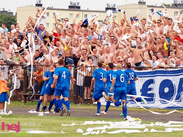 Awans STALI MIELEC DO DRUGIEJ LIGI PIŁKARSKIEJ - część 1 zdjęć