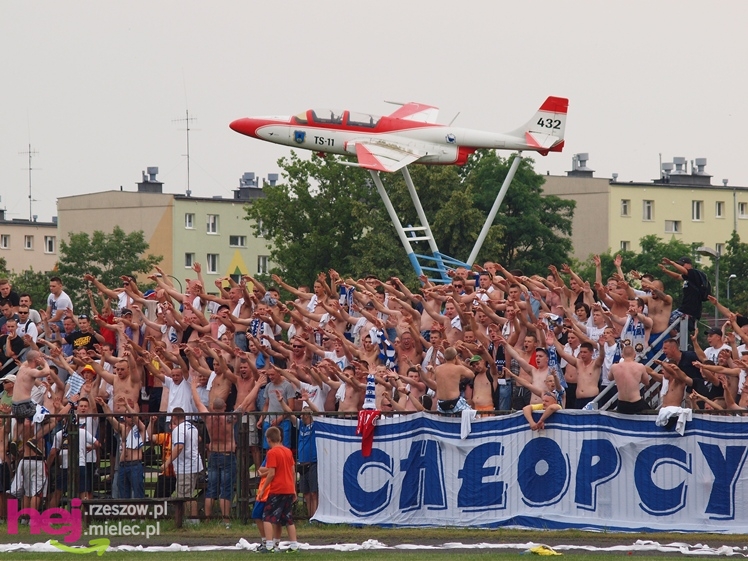 Awans STALI MIELEC DO DRUGIEJ LIGI PIŁKARSKIEJ - część 1 zdjęć