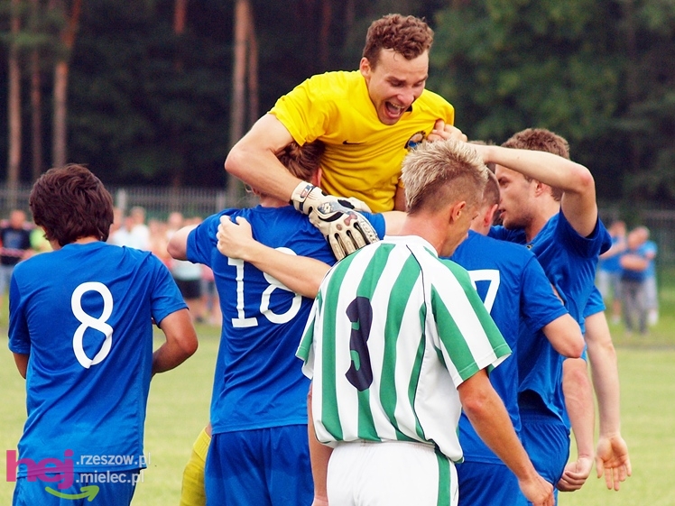 Awans STALI MIELEC DO DRUGIEJ LIGI PIŁKARSKIEJ - część 1 zdjęć