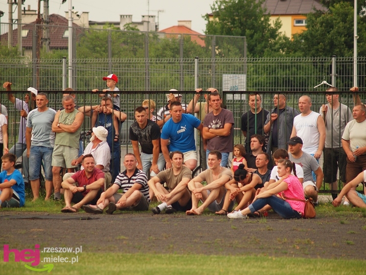 Awans STALI MIELEC DO DRUGIEJ LIGI PIŁKARSKIEJ - część 1 zdjęć