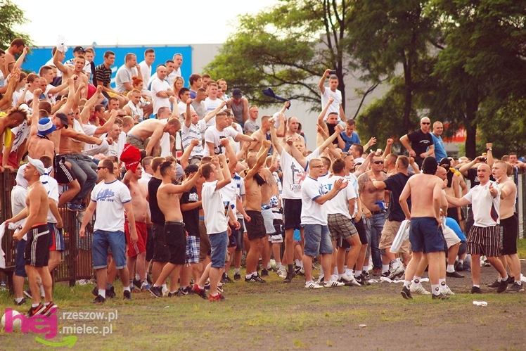 Awans STALI MIELEC DO DRUGIEJ LIGI PIŁKARSKIEJ - część 1 zdjęć