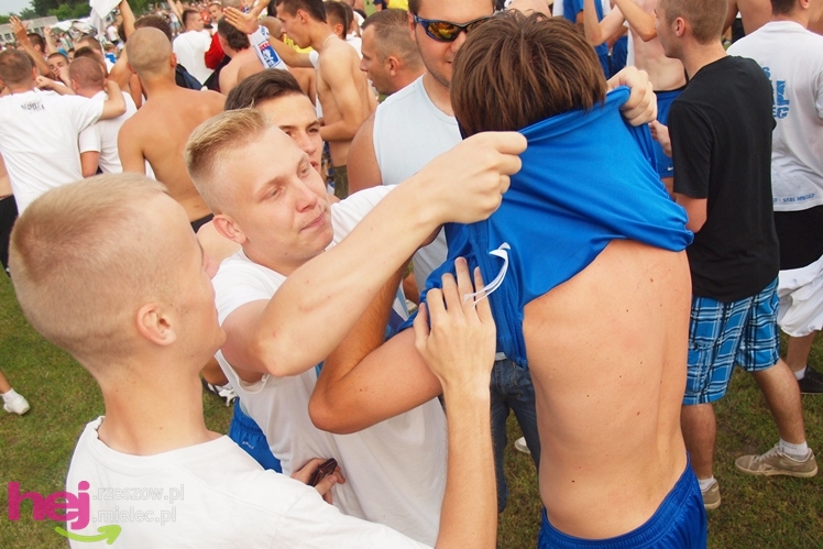 Awans STALI MIELEC DO DRUGIEJ LIGI PIŁKARSKIEJ - część 2 zdjęć