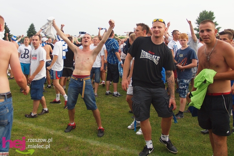 Awans STALI MIELEC DO DRUGIEJ LIGI PIŁKARSKIEJ - część 2 zdjęć