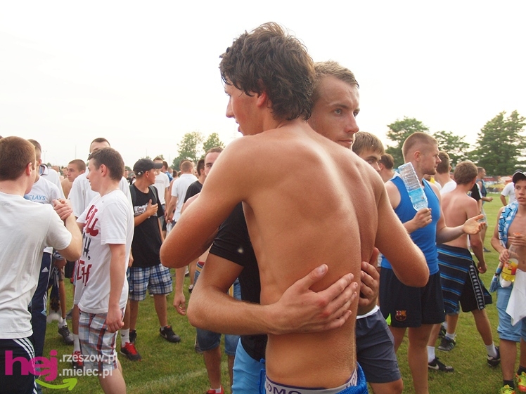 Awans STALI MIELEC DO DRUGIEJ LIGI PIŁKARSKIEJ - część 2 zdjęć