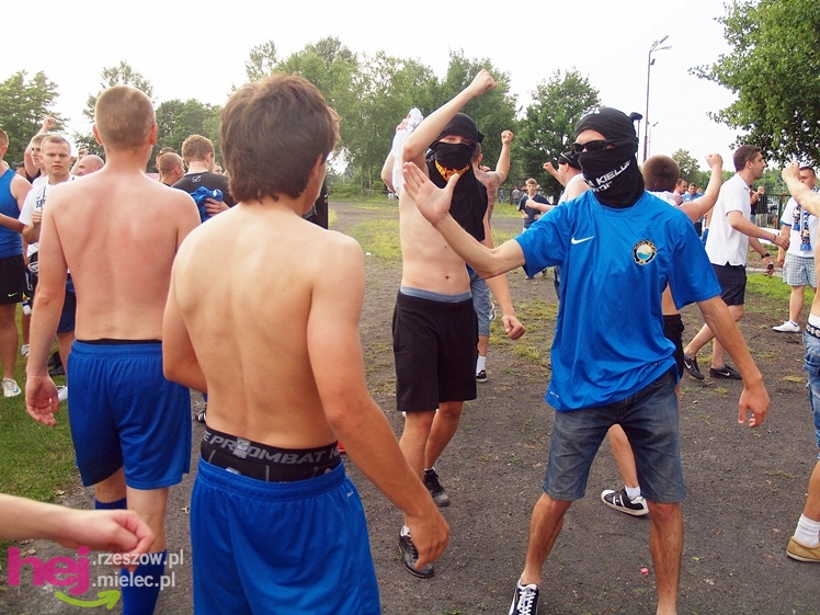 Awans STALI MIELEC DO DRUGIEJ LIGI PIŁKARSKIEJ - część 2 zdjęć