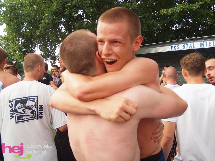 Awans STALI MIELEC DO DRUGIEJ LIGI PIŁKARSKIEJ - część 2 zdjęć