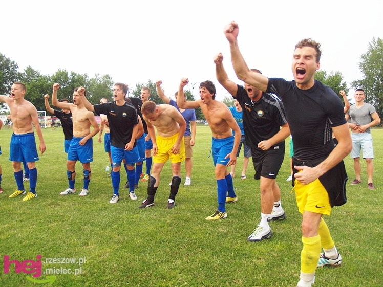 Awans STALI MIELEC DO DRUGIEJ LIGI PIŁKARSKIEJ - część 2 zdjęć