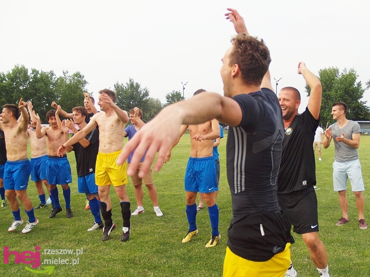 Awans STALI MIELEC DO DRUGIEJ LIGI PIŁKARSKIEJ - część 2 zdjęć