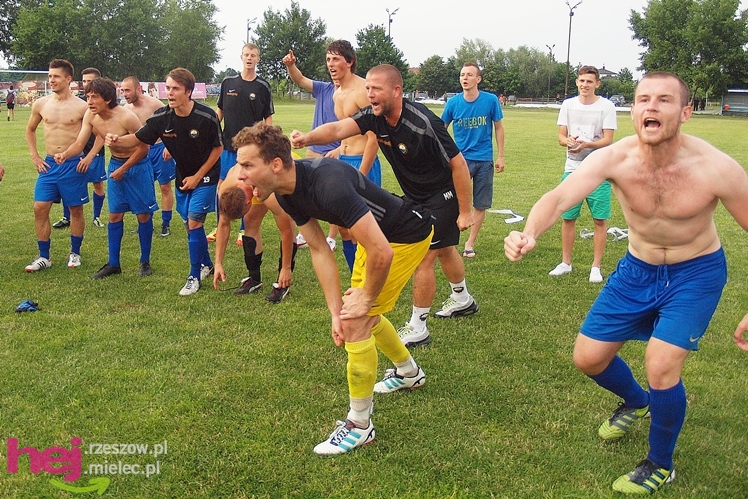 Awans STALI MIELEC DO DRUGIEJ LIGI PIŁKARSKIEJ - część 2 zdjęć