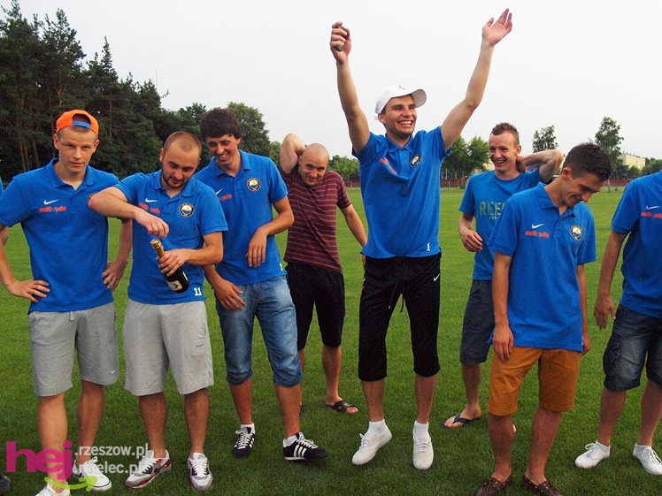 Awans STALI MIELEC DO DRUGIEJ LIGI PIŁKARSKIEJ - część 2 zdjęć