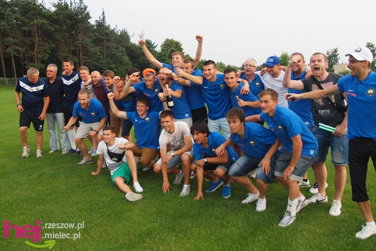 Awans STALI MIELEC DO DRUGIEJ LIGI PIŁKARSKIEJ - część 2 zdjęć