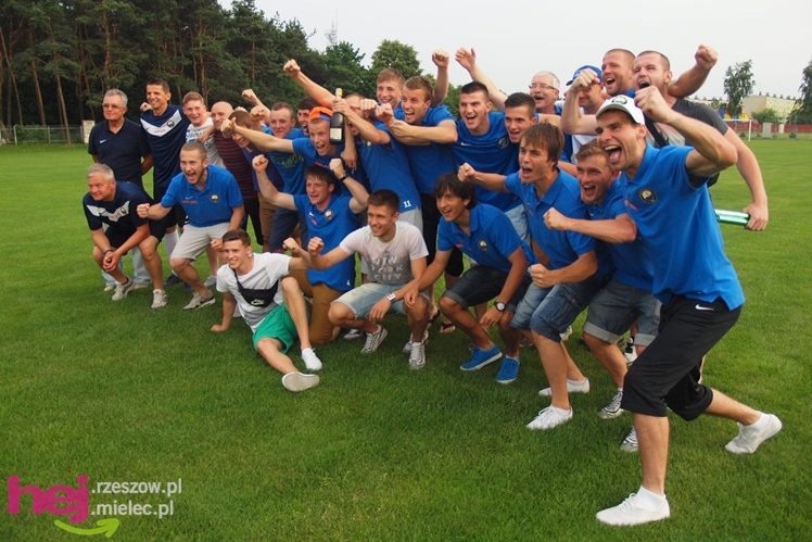 Awans STALI MIELEC DO DRUGIEJ LIGI PIŁKARSKIEJ - część 2 zdjęć