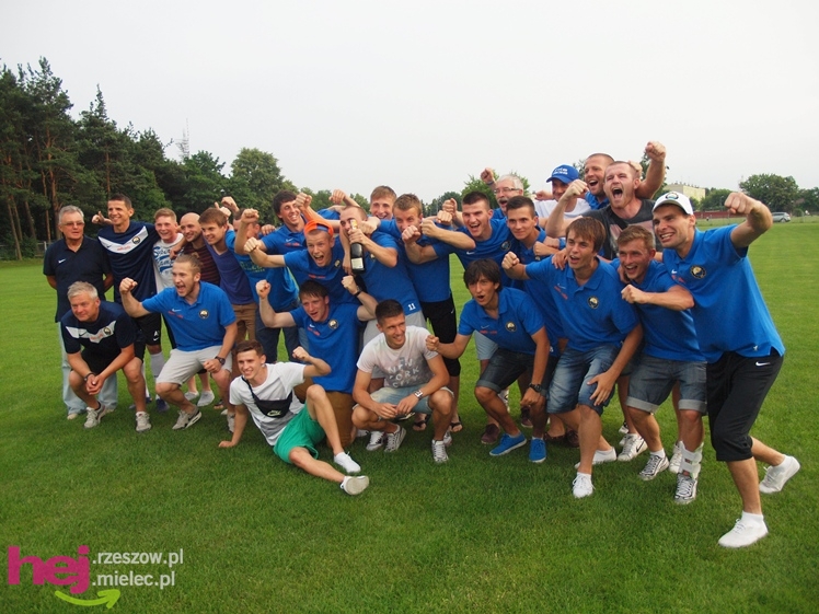Awans STALI MIELEC DO DRUGIEJ LIGI PIŁKARSKIEJ - część 2 zdjęć