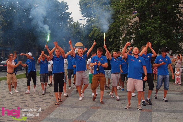 Awans STALI MIELEC DO DRUGIEJ LIGI PIŁKARSKIEJ - część 2 zdjęć