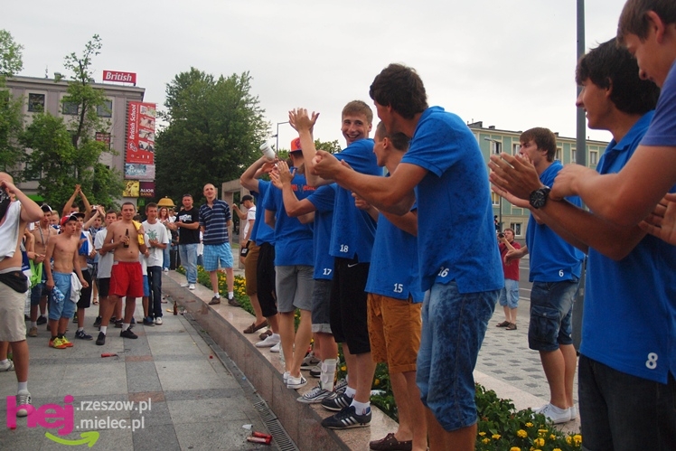 Awans STALI MIELEC DO DRUGIEJ LIGI PIŁKARSKIEJ - część 2 zdjęć