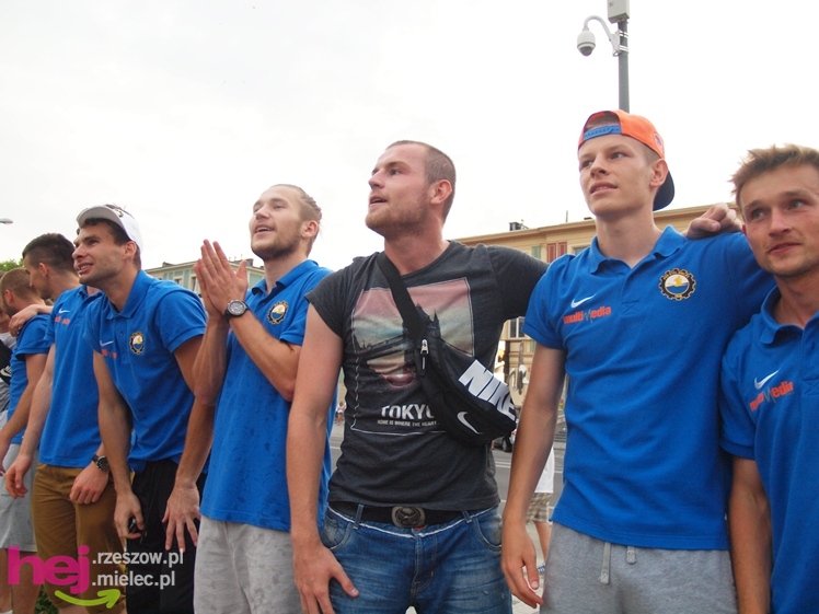 Awans STALI MIELEC DO DRUGIEJ LIGI PIŁKARSKIEJ - część 2 zdjęć