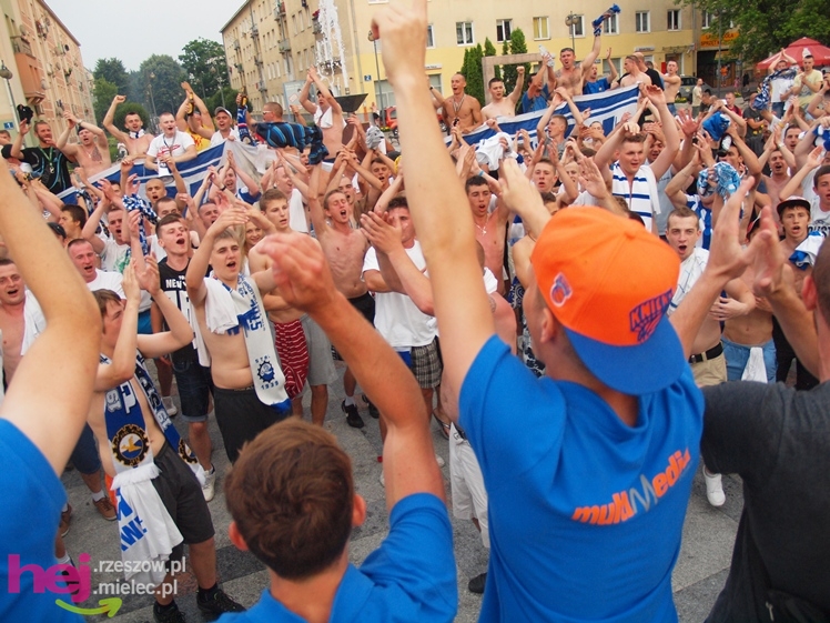 Awans STALI MIELEC DO DRUGIEJ LIGI PIŁKARSKIEJ - część 2 zdjęć