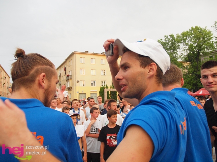Awans STALI MIELEC DO DRUGIEJ LIGI PIŁKARSKIEJ - część 2 zdjęć