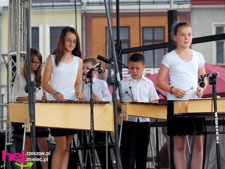 Sobotni piknik na mieleciej starówce - część 1