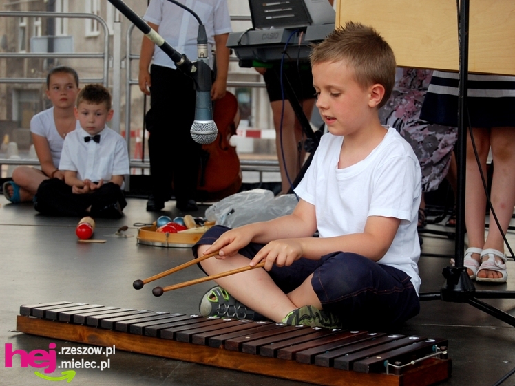 Sobotni piknik na mieleciej starówce - część 1