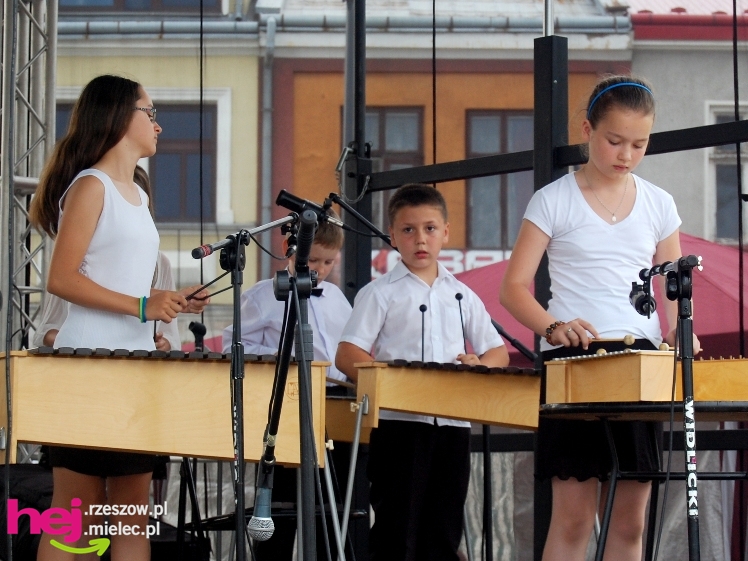 Sobotni piknik na mieleciej starówce - część 1