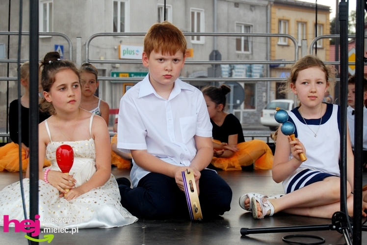 Sobotni piknik na mieleciej starówce - część 1