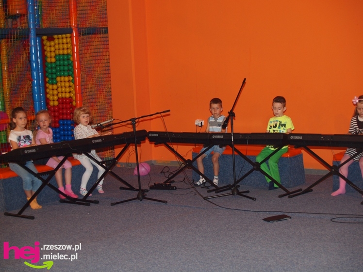 Przy Centrum Handlowym Smoczka witali lato i obchodzili Dzień Ojca [FOTO]