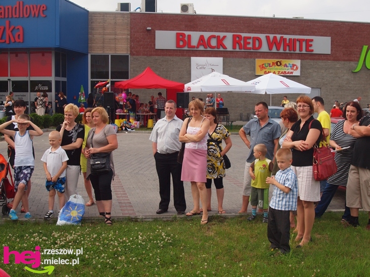 Przy Centrum Handlowym Smoczka witali lato i obchodzili Dzień Ojca [FOTO]
