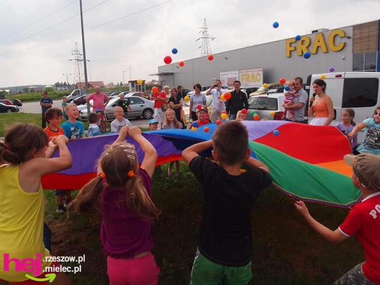 Przy Centrum Handlowym Smoczka witali lato i obchodzili Dzień Ojca [FOTO]