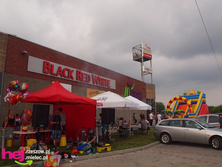 Przy Centrum Handlowym Smoczka witali lato i obchodzili Dzień Ojca [FOTO]