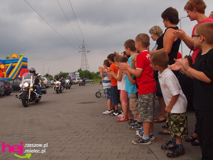 Przy Centrum Handlowym Smoczka witali lato i obchodzili Dzień Ojca [FOTO]