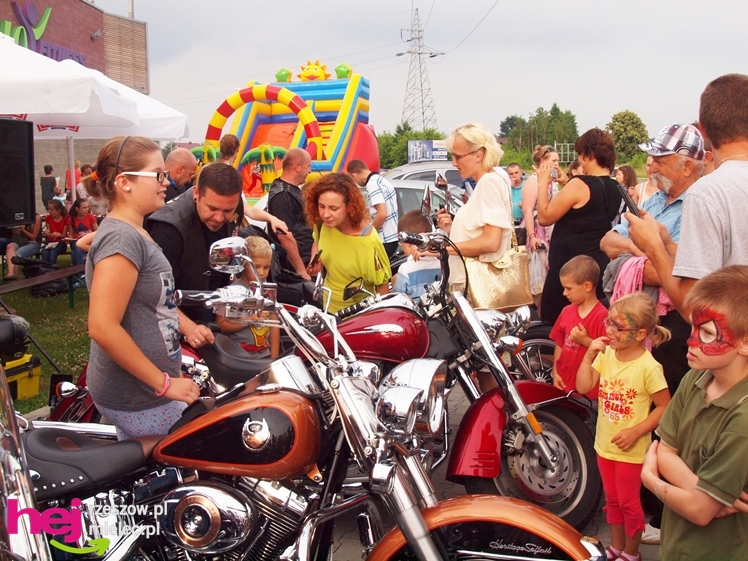 Przy Centrum Handlowym Smoczka witali lato i obchodzili Dzień Ojca [FOTO]