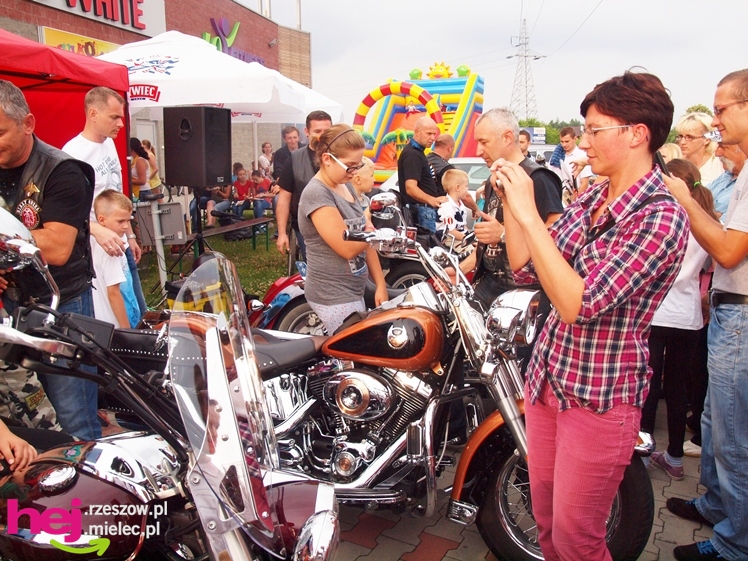 Przy Centrum Handlowym Smoczka witali lato i obchodzili Dzień Ojca [FOTO]