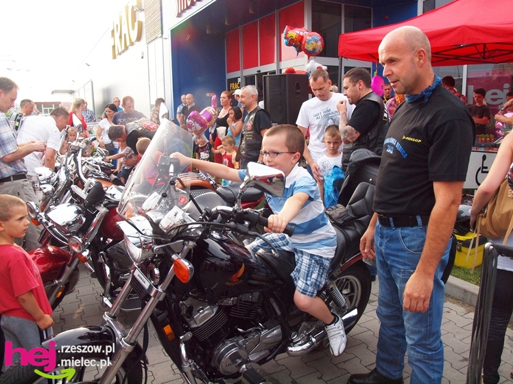 Przy Centrum Handlowym Smoczka witali lato i obchodzili Dzień Ojca [FOTO]